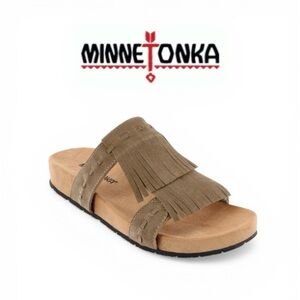 Minnetonka “Daisy” Open Toe Fringe Slide Sandal in Taupe Suede Sz 8